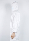 Coverall белого устранимого защитного костюма капельки мантии пылезащитного анти- медицинский