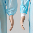 Голубое PE PP делает устранимую хирургическую мантию водостойким с эластичными тумаками